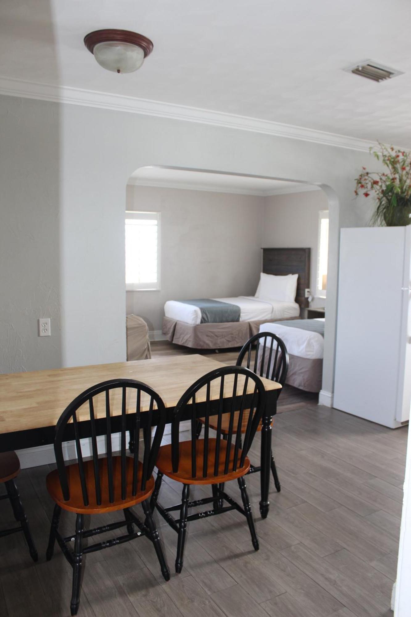 Shoreline Suites & Cabana Cottages - Beachfront Daytona Beach Quarto foto